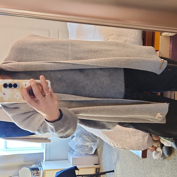 Cuyana Wool Cashmere Knit in Gray - Picture 5 of 5